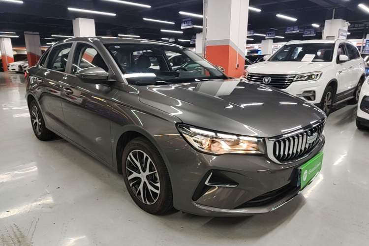 Used Geely Auto Emgrand 2025 4th Generation 1.5L CVT Longteng Edition Front Right 45 Deg