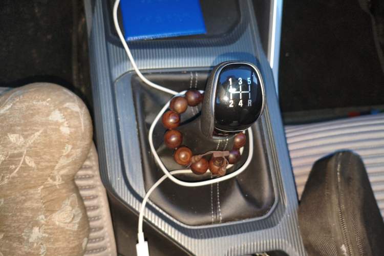 Used Geely Auto Emgrand 2025 4th Generation 1.5L Manual - Starry Edition Gear Lever