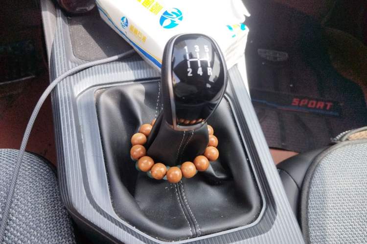 Used Geely Auto Emgrand 2025 4th Generation 1.5L Manual – Dragon Edition Gear Lever