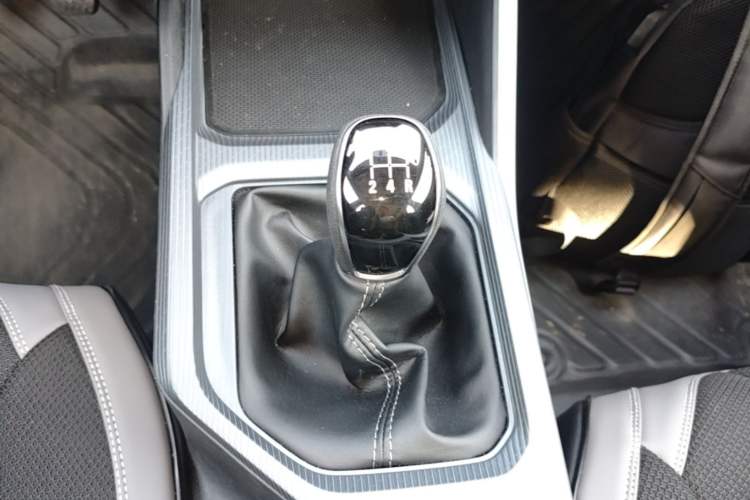 Used Geely Auto Emgrand 2025 4th Generation 1.5L Manual - Starry Edition Gear Lever