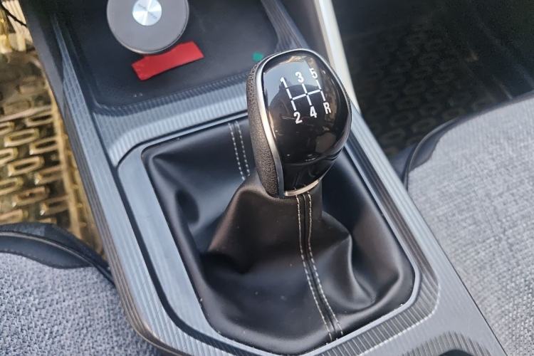 Used Geely Auto Emgrand 2025 4th Generation 1.5L Manual - Starry Edition Gear Lever