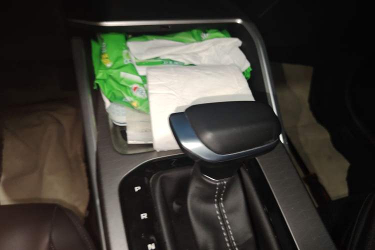 Used Geely Auto Emgrand 2025 4th Generation 1.5L CVT Luxury Version Gear Lever