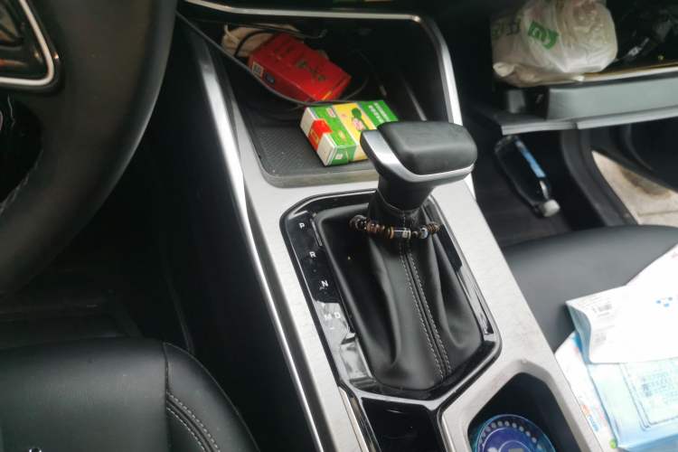 Used Geely Auto Emgrand 2025 4th Generation 1.5L CVT Luxury Version Gear Lever