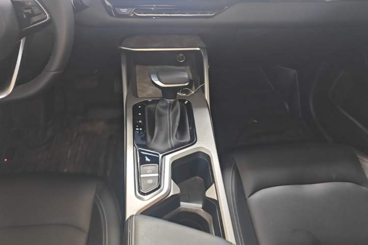 Used Geely Auto Emgrand 2025 4th Generation 1.5L CVT Luxury Version Gear Lever