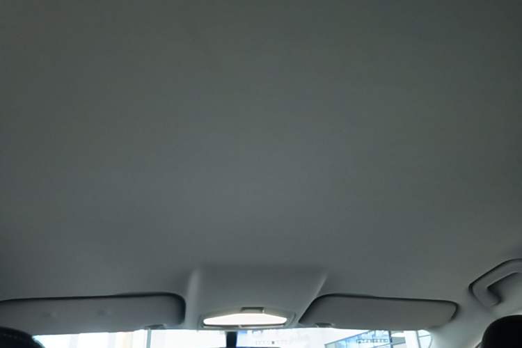 Used Geely Auto Emgrand 2025 4th Generation 1.5L Manual – Dragon Edition Headliner