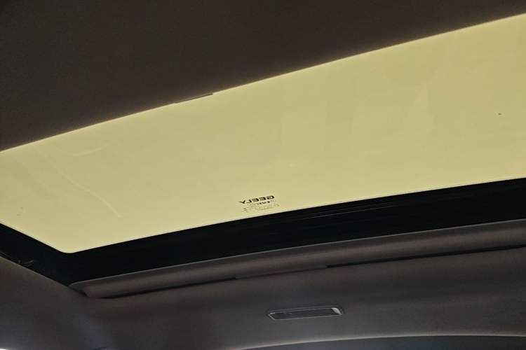 Used Geely Auto Emgrand 2025 4th Generation 1.5L CVT Luxury Version Headliner