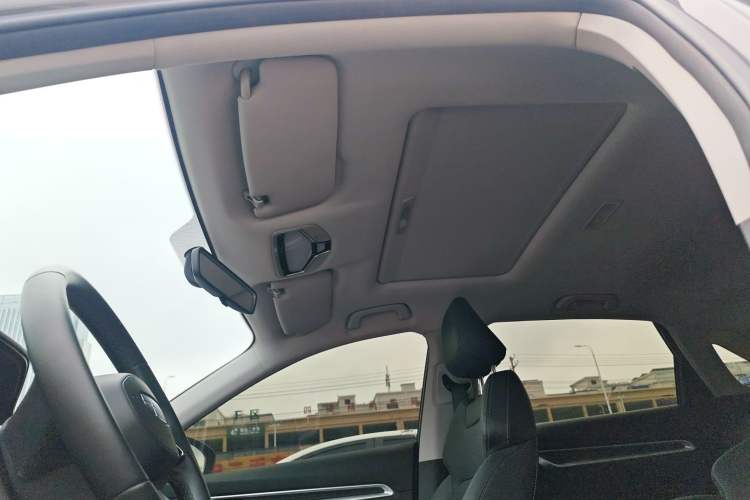 Used Geely Auto Emgrand 2025 4th Generation 1.5L CVT Luxury Version Headliner