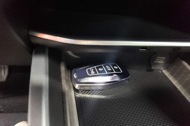 Used Geely Auto Emgrand 2025 4th Generation 1.5L CVT Longteng Edition Interior 1