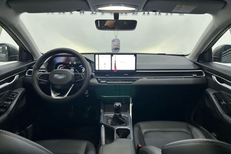 Used Geely Auto Emgrand 2025 4th Generation 1.5L Manual – Dragon Edition Interior 1