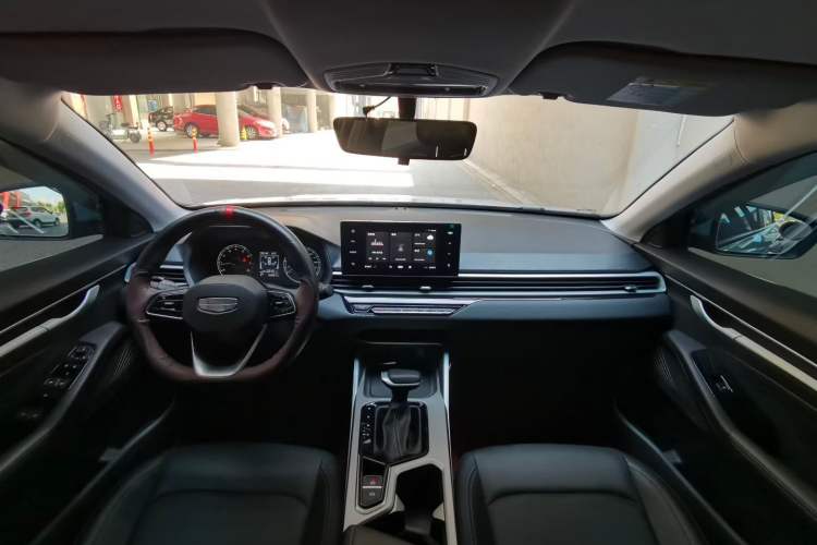 Used Geely Auto Emgrand 2025 4th Generation 1.5L CVT Starry Edition Interior 4