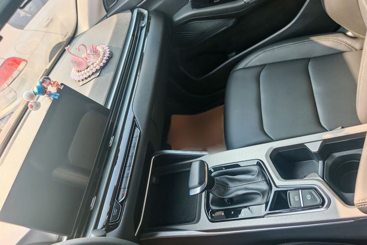 Used Geely Auto Emgrand 2025 4th Generation 1.5L CVT Luxury Version Interior 4