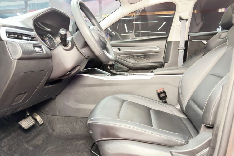Used Geely Auto Emgrand 2025 4th Generation 1.5L CVT Starry Edition Interior 4