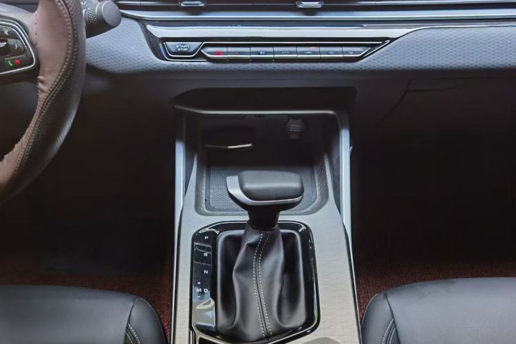 Used Geely Auto Emgrand 2025 4th Generation 1.5L CVT Starry Edition Interior 6