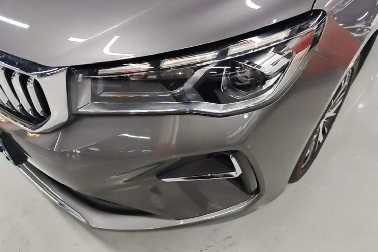 Used Geely Auto Emgrand 2025 4th Generation 1.5L CVT Longteng Edition Left Front Headlight
