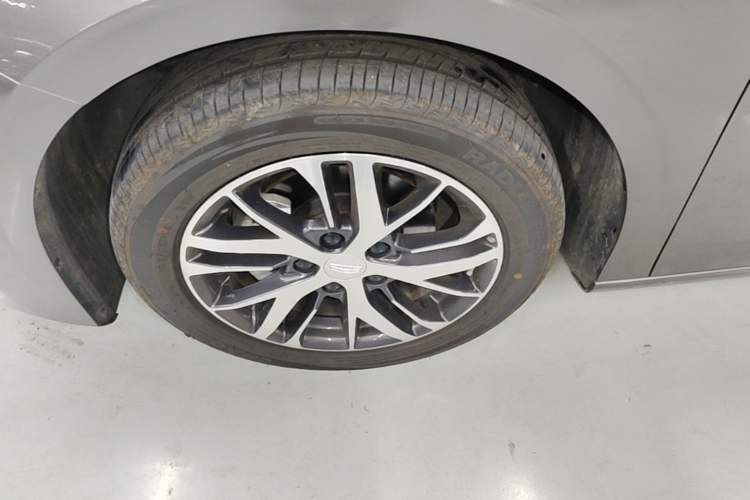 Used Geely Auto Emgrand 2025 4th Generation 1.5L CVT Longteng Edition Left Front Wheel Hub