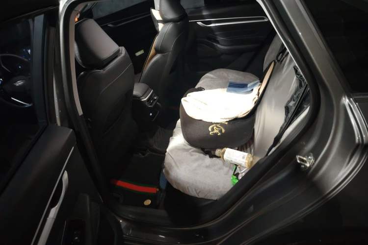 Used Geely Auto Emgrand 2025 4th Generation 1.5L CVT Luxury Version Left Rear Seat