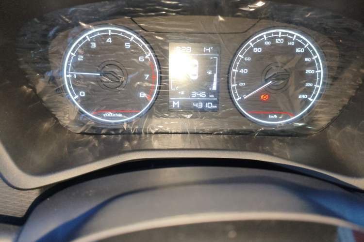 Used Geely Auto Emgrand 2025 4th Generation 1.5L Manual - Starry Edition Odometer Close Up