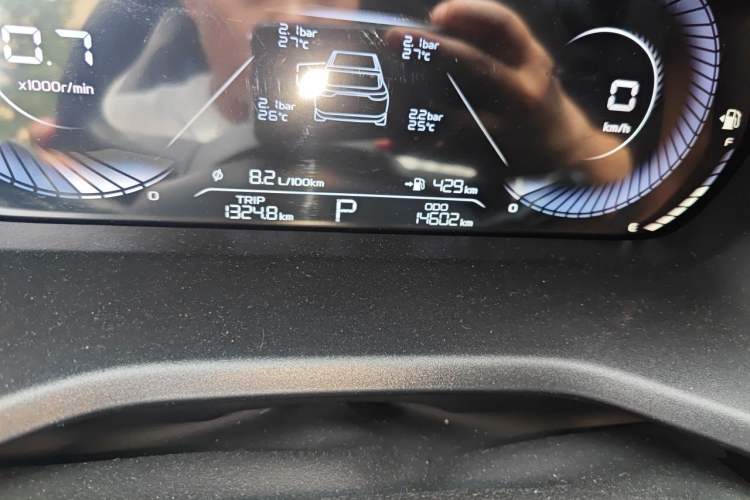 Used Geely Auto Emgrand 2025 4th Generation 1.5L CVT Longteng Edition Odometer Close Up