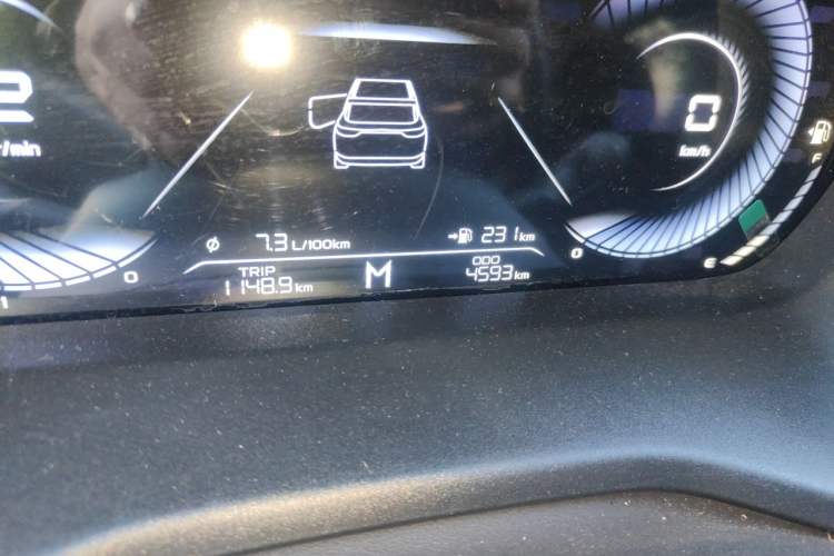 Used Geely Auto Emgrand 2025 4th Generation 1.5L Manual – Dragon Edition Odometer Close Up