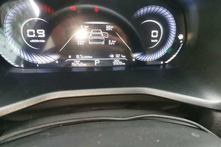 Used Geely Auto Emgrand 2025 4th Generation 1.5L CVT Luxury Version Odometer Close Up