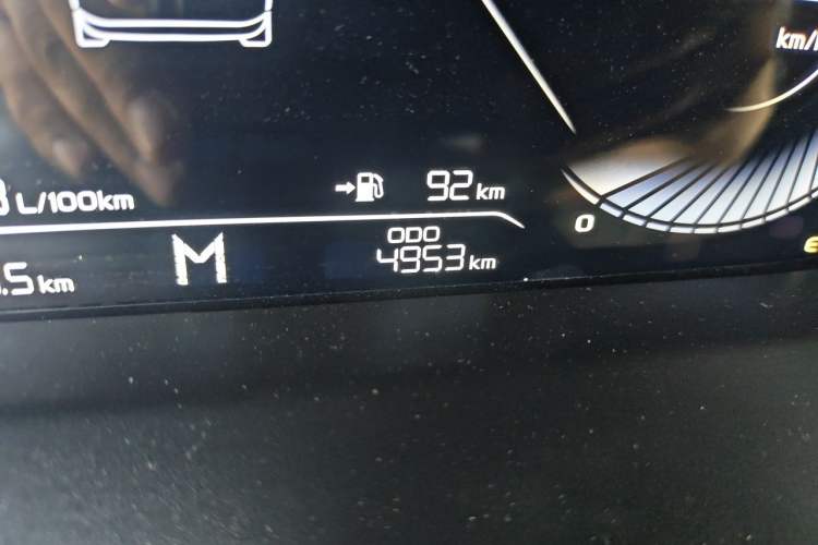 Used Geely Auto Emgrand 2025 4th Generation 1.5L Manual – Dragon Edition Odometer Close Up