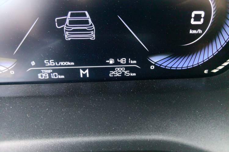 Used Geely Auto Emgrand 2025 4th Generation 1.5L Manual – Dragon Edition Odometer Close Up