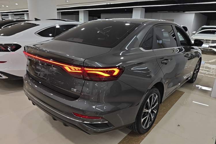 Used Geely Auto Emgrand 2025 4th Generation 1.5L CVT Luxury Version Rear Right 45 Deg