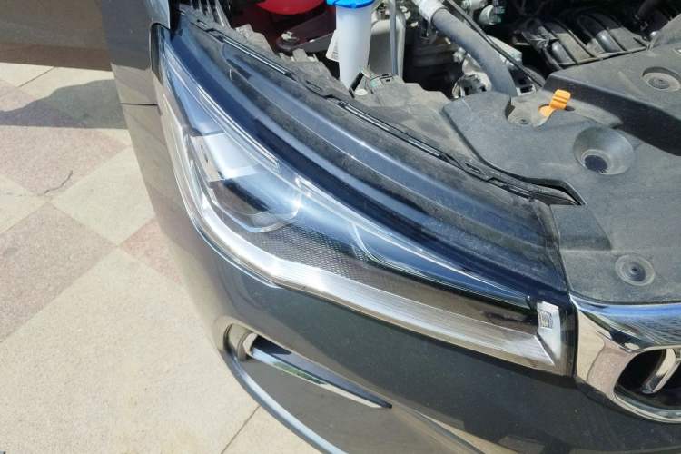 Used Geely Auto Emgrand 2025 4th Generation 1.5L Manual – Dragon Edition Right Front Headlight