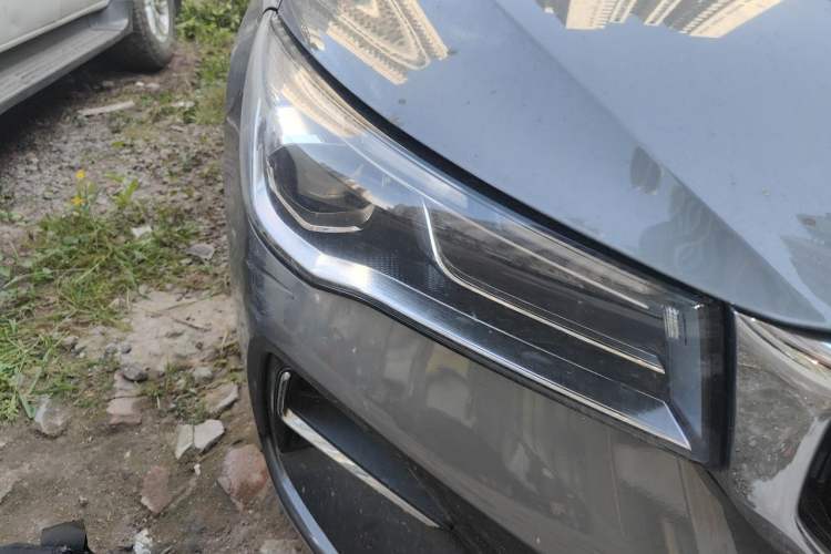 Used Geely Auto Emgrand 2025 4th Generation 1.5L Manual – Dragon Edition Right Front Headlight