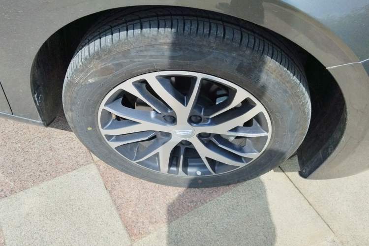 Used Geely Auto Emgrand 2025 4th Generation 1.5L Manual – Dragon Edition Right Front Wheel Hub
