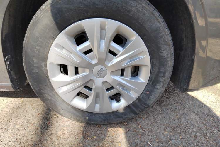 Used Geely Auto Emgrand 2025 4th Generation 1.5L Manual - Starry Edition Right Front Wheel Hub