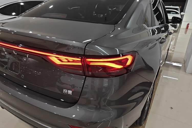 Used Geely Auto Emgrand 2025 4th Generation 1.5L CVT Luxury Version Right Rear Taillight