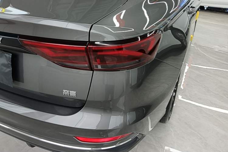 Used Geely Auto Emgrand 2025 4th Generation 1.5L Manual – Dragon Edition Right Rear Taillight