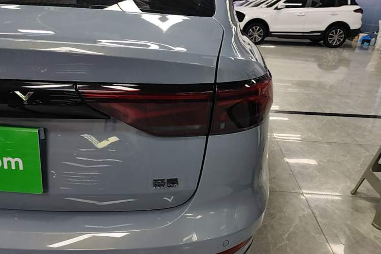 Used Geely Auto Emgrand 2025 4th Generation 1.5L CVT Longteng Edition Right Rear Taillight