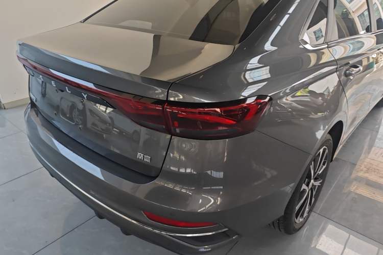 Used Geely Auto Emgrand 2025 4th Generation 1.5L CVT Luxury Version Right Rear Taillight