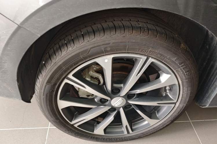 Used Geely Auto Emgrand 2025 4th Generation 1.5L CVT Luxury Version Right Rear Wheel Hub