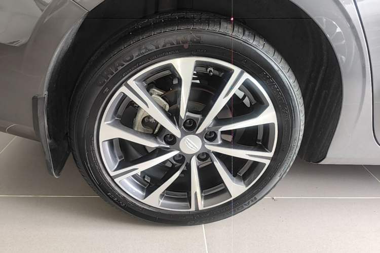Used Geely Auto Emgrand 2025 4th Generation 1.5L CVT Luxury Version Right Rear Wheel Hub
