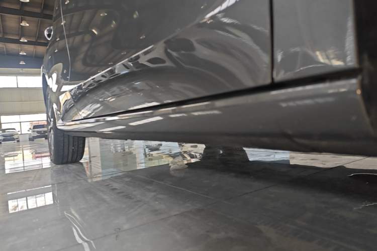 Used Geely Auto Emgrand 2025 4th Generation 1.5L CVT Luxury Version Right Side Sill