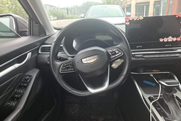 Used Geely Auto Emgrand 2025 4th Generation 1.5L CVT Longteng Edition Steering Wheel