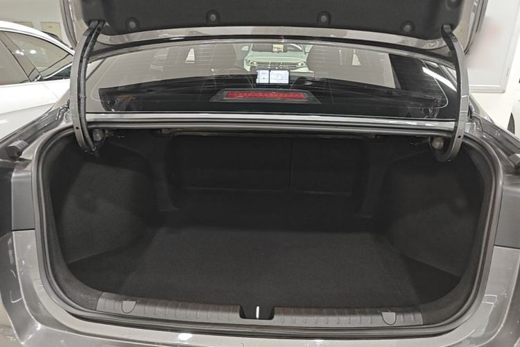 Used Geely Auto Emgrand 2025 4th Generation 1.5L CVT Luxury Version Trunk