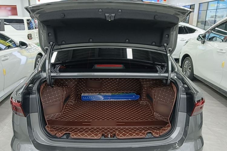 Used Geely Auto Emgrand 2025 4th Generation 1.5L Manual – Dragon Edition Trunk