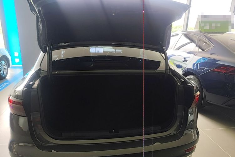 Used Geely Auto Emgrand 2025 4th Generation 1.5L CVT Luxury Version Trunk