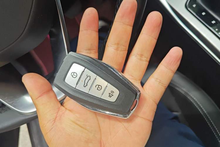 Used Geely Auto Emgrand 2025 4th Generation 1.5L CVT Longteng Edition Vehicle Key