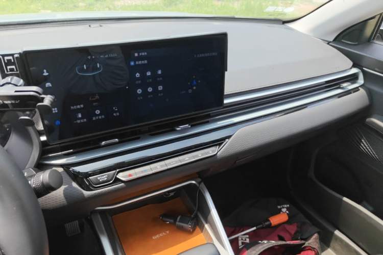 Used Geely Auto Emgrand 2025 4th Generation 1.5L CVT Longteng Edition Audio And AC Panel