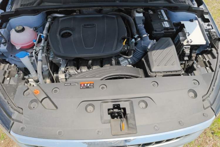 Used Geely Auto Emgrand 2025 4th Generation 1.5L CVT Longteng Edition Engine Bay