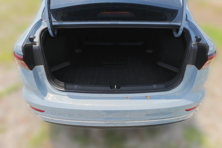 Used Geely Auto Emgrand 2025 4th Generation 1.5L CVT Longteng Edition Trunk