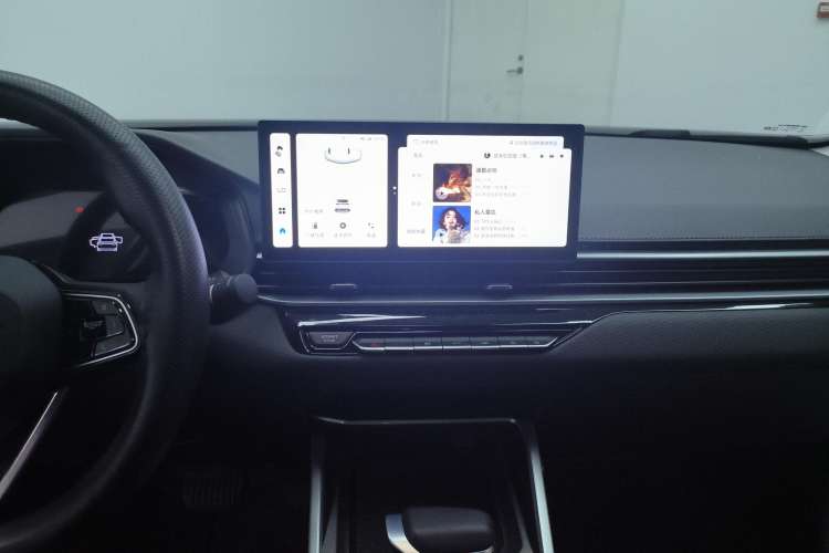 Used Geely Auto Emgrand 2025 4th Generation 1.5L CVT Longteng Edition Audio And AC Panel