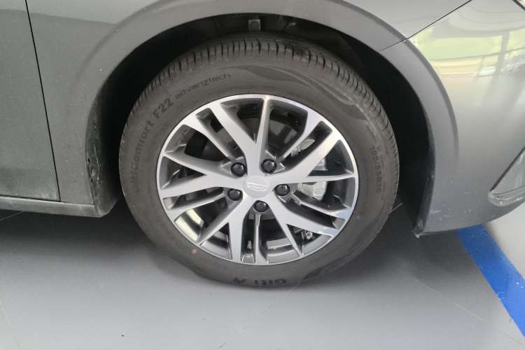 Used Geely Auto Emgrand 2025 4th Generation 1.5L CVT Longteng Edition Left Front Wheel Hub
