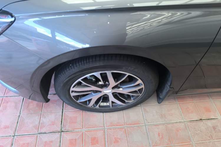 Used Geely Auto Emgrand 2025 4th Generation 1.5L CVT Longteng Edition Left Front Wheel Hub