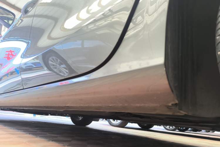 Used Geely Auto Emgrand 2025 4th Generation 1.5L CVT Longteng Edition Left Side Sill